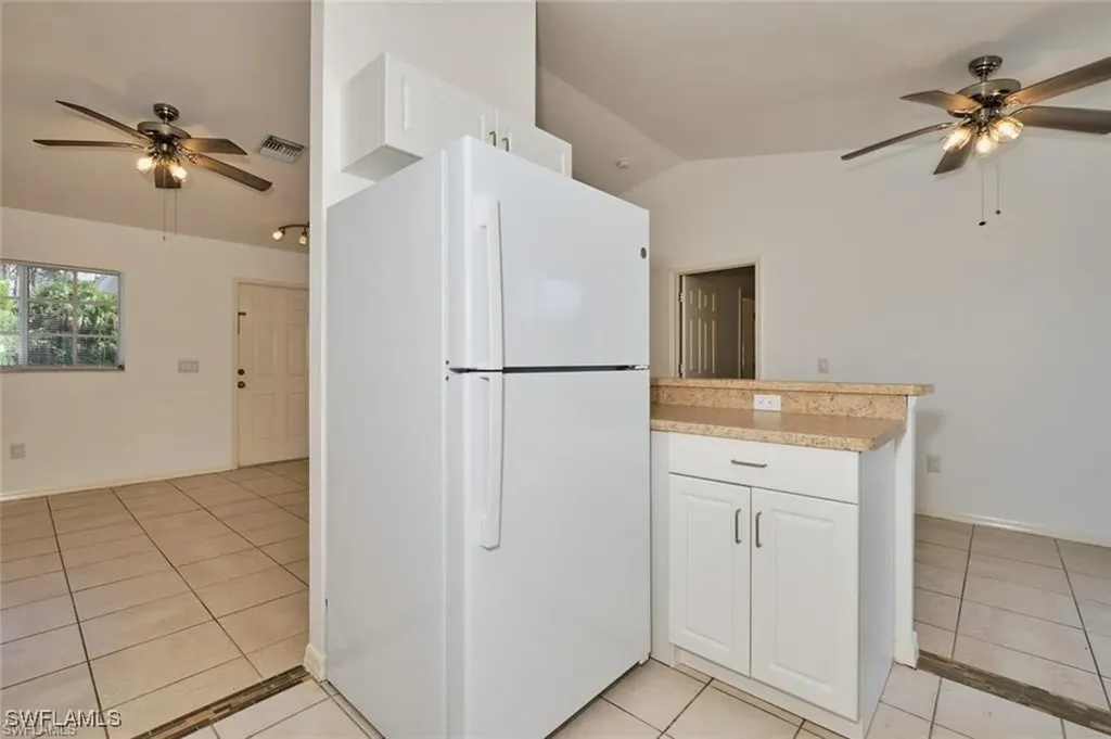 3825/3827 Hollycrest Street Fort Myers FL 33905