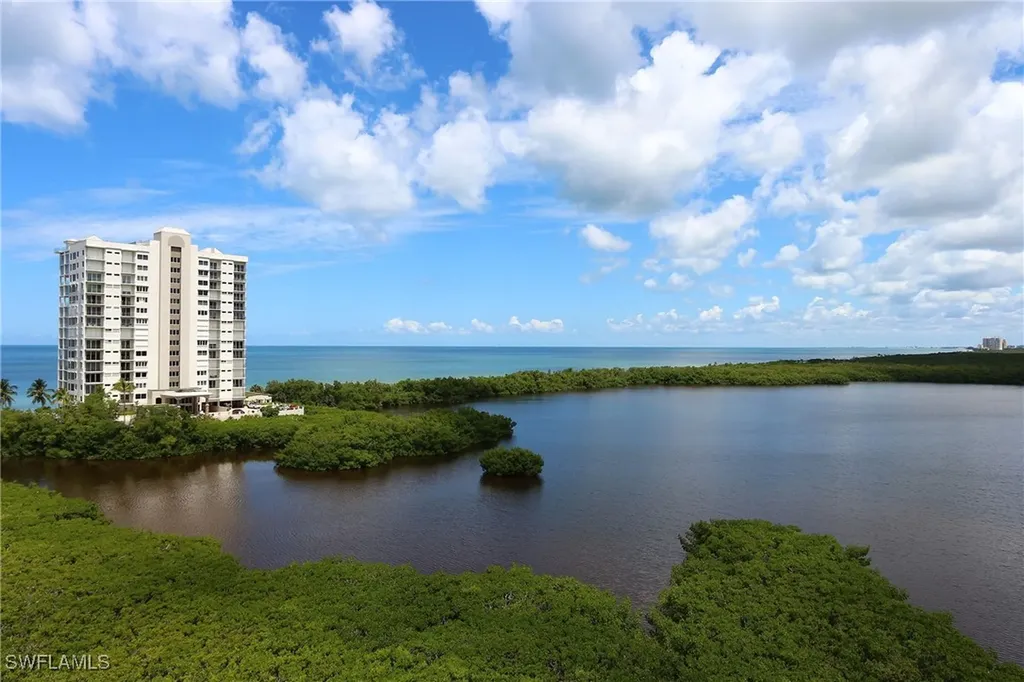 Naples FL, 60 Seagate Drive, Unit 805