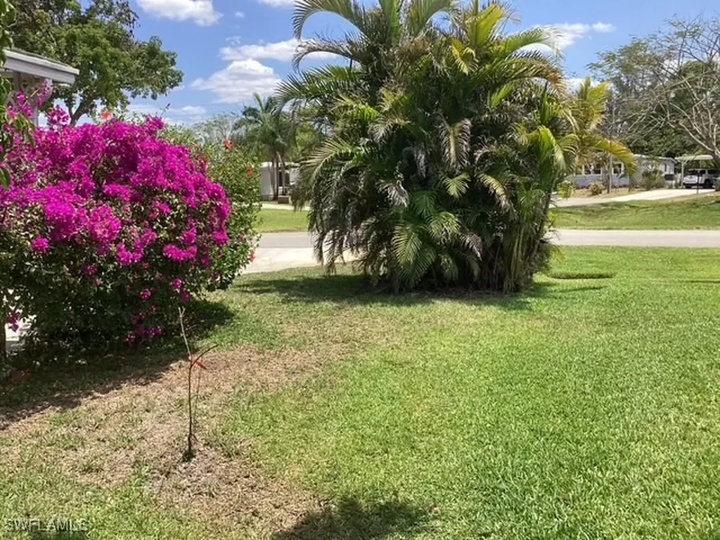 10 Le Mans Drive Naples FL 34112