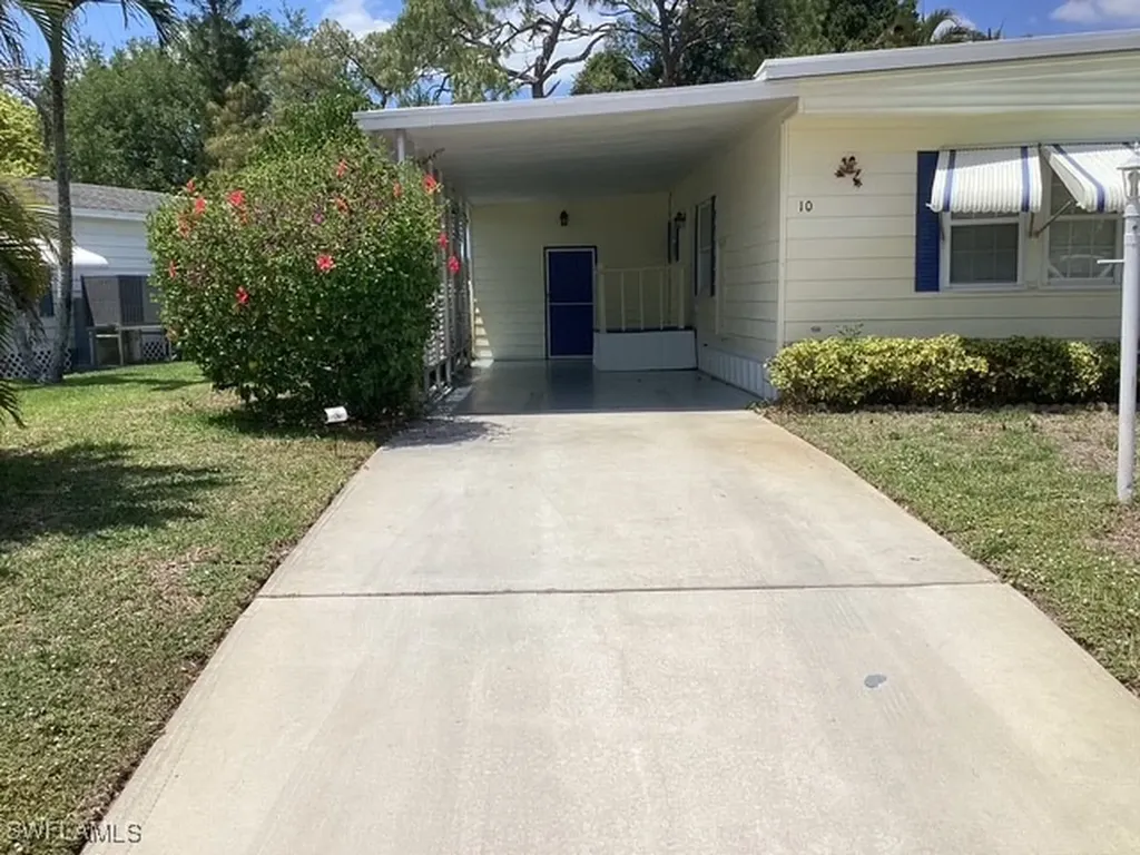 10 Le Mans Drive Naples FL 34112
