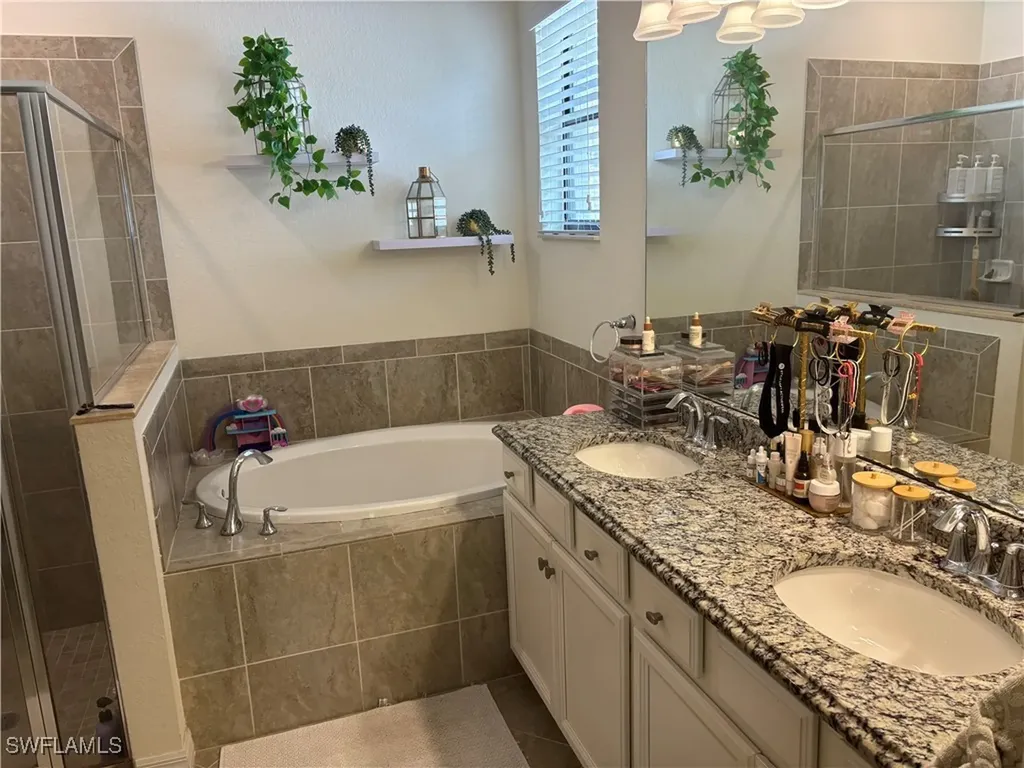 4339 Raffia Palm Circle Naples FL 34119