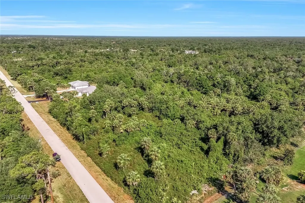 Xxxx SE 24th Avenue Naples FL 34120