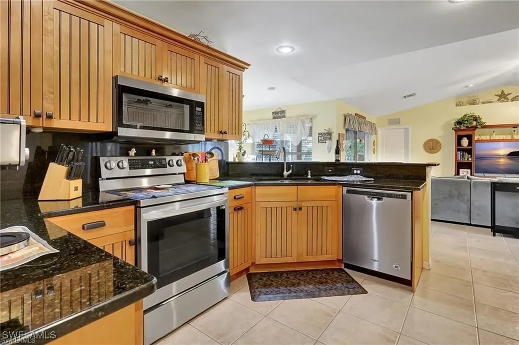 731 SW 6th Street Cape Coral FL 33991