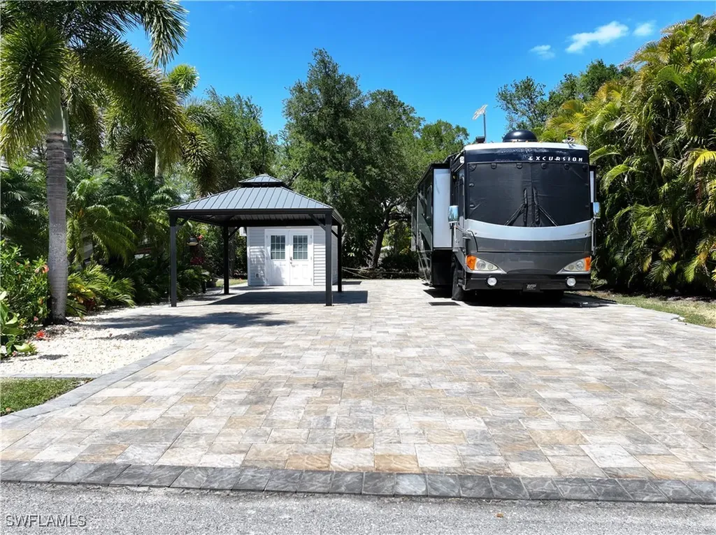 5600 Cypress Woods Resort Drive Fort Myers FL 33905