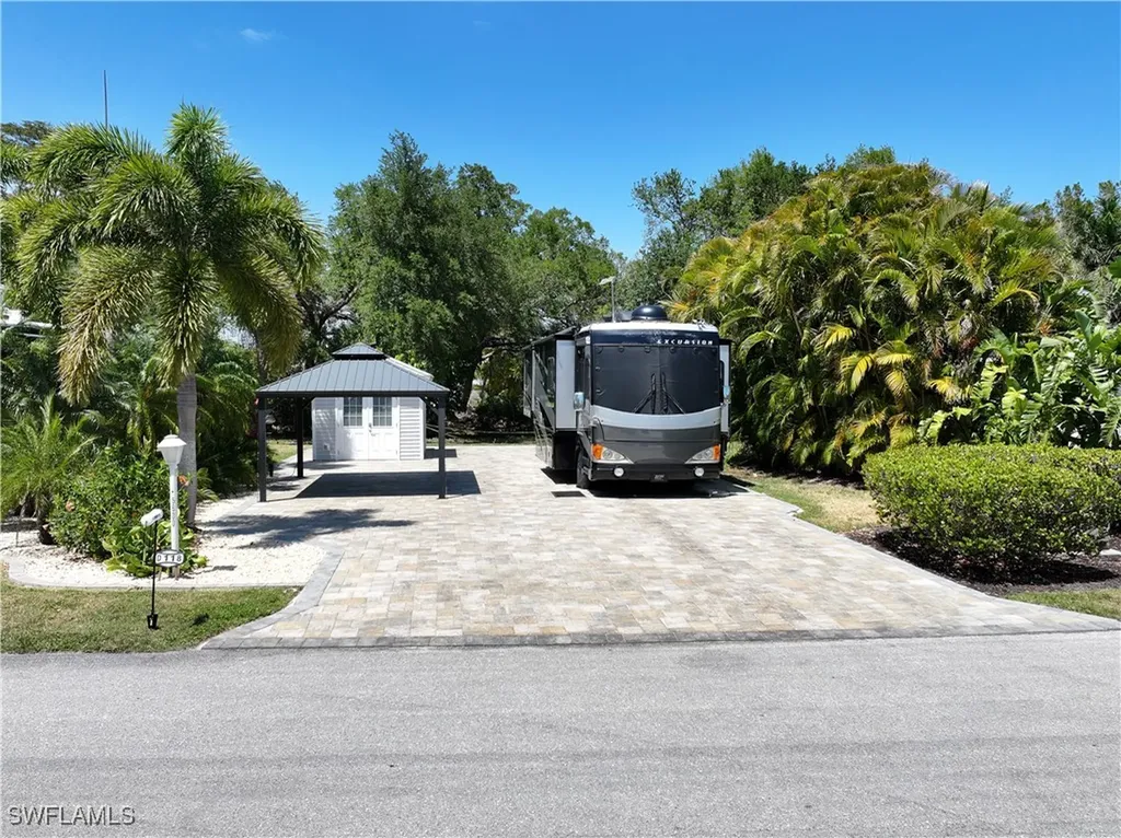 5600 Cypress Woods Resort Drive Fort Myers FL 33905