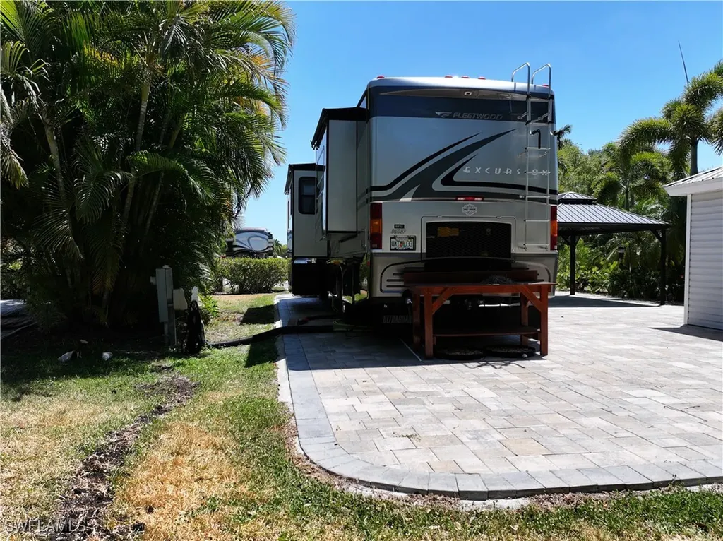 5600 Cypress Woods Resort Drive Fort Myers FL 33905