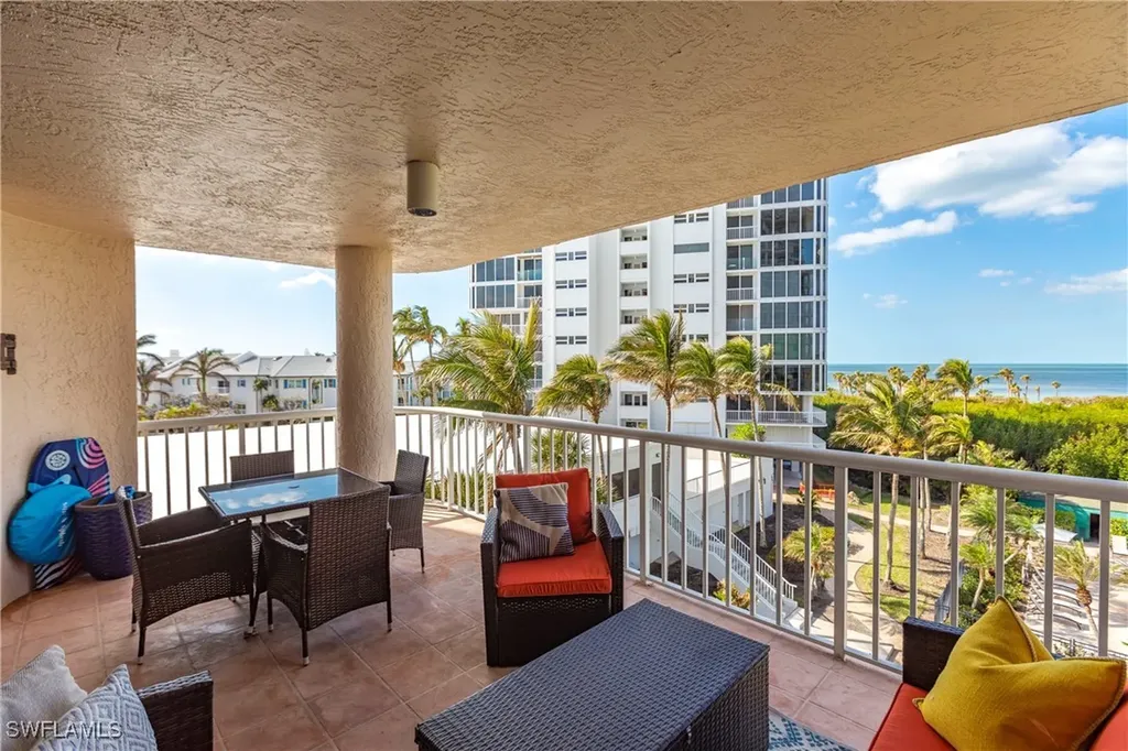 40 Seagate Drive Naples FL 34103