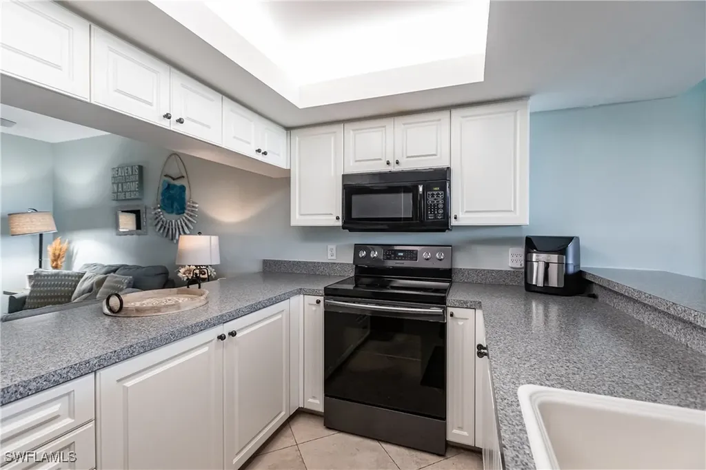 40 Seagate Drive Naples FL 34103