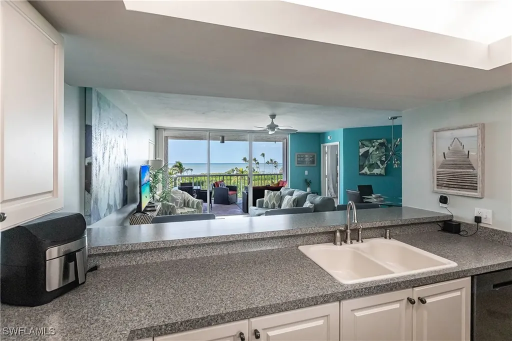 40 Seagate Drive Naples FL 34103