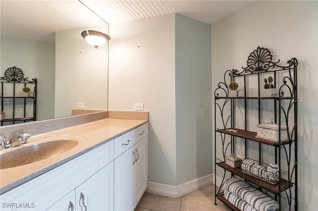 40 Seagate Drive Naples FL 34103