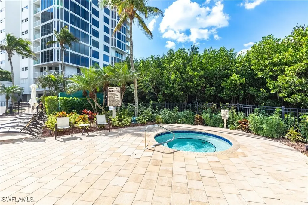 40 Seagate Drive Naples FL 34103