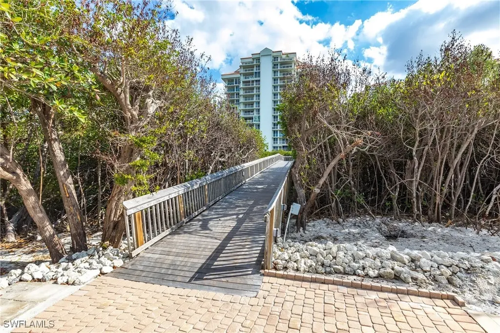 40 Seagate Drive Naples FL 34103