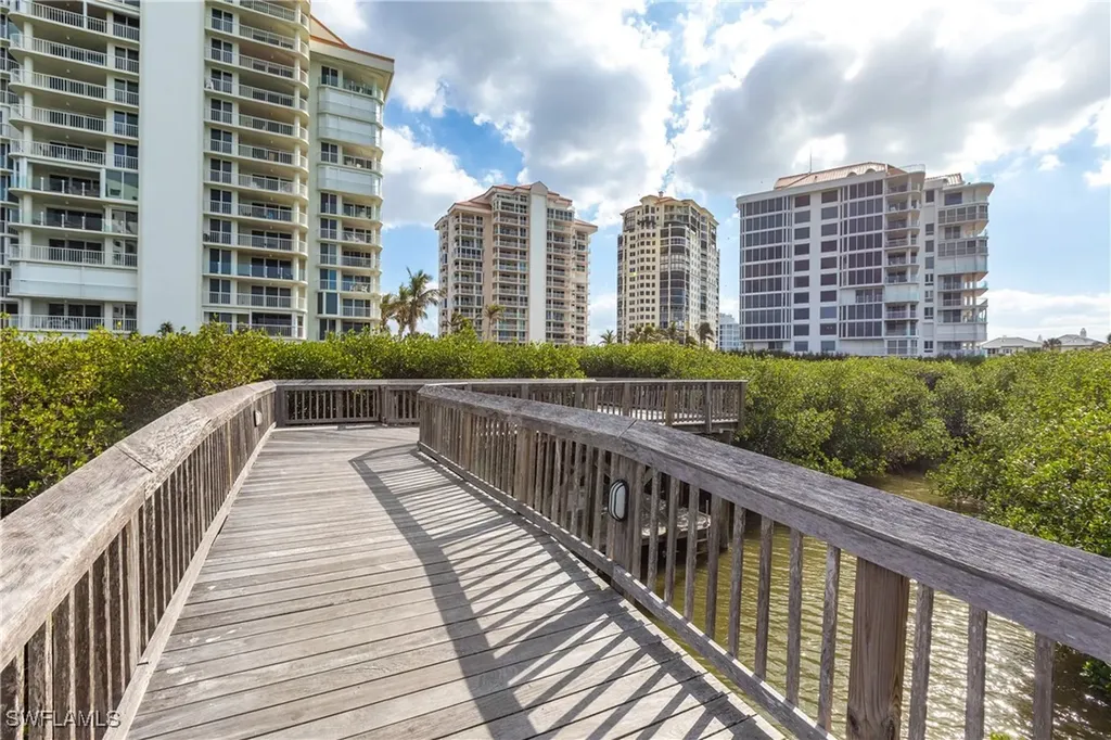 40 Seagate Drive Naples FL 34103