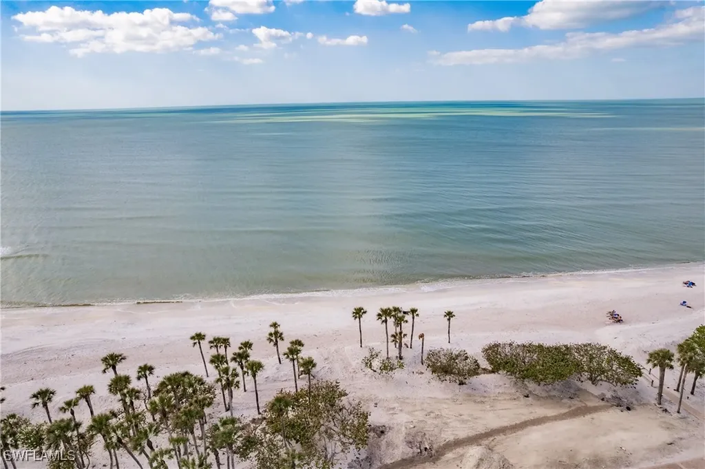 40 Seagate Drive Naples FL 34103