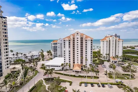 40 Seagate Drive Naples FL 34103