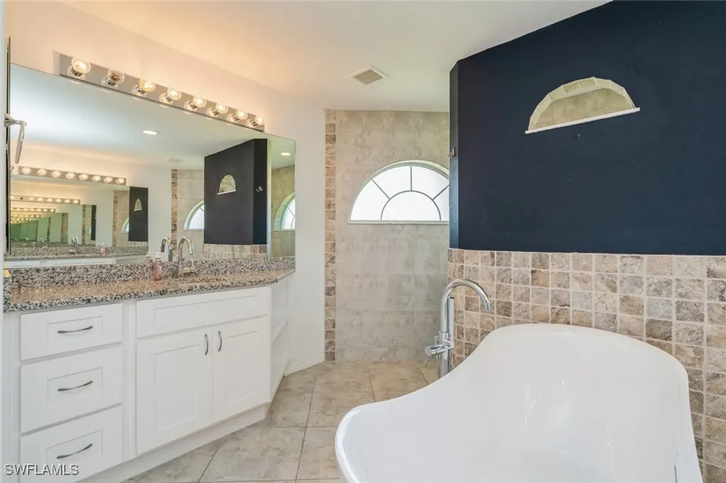 1921 SE 12th Street Cape Coral FL 33990