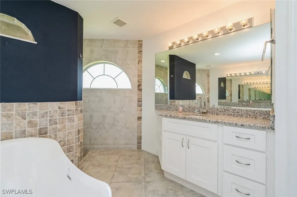 1921 SE 12th Street Cape Coral FL 33990