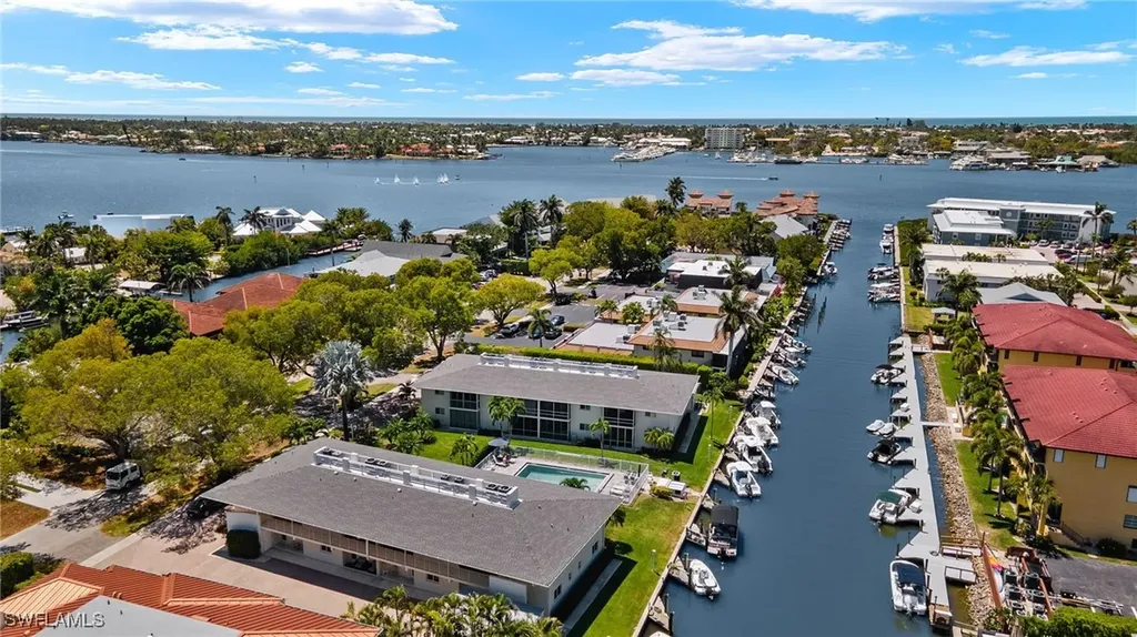 1417 Chesapeake Avenue Naples FL 34102