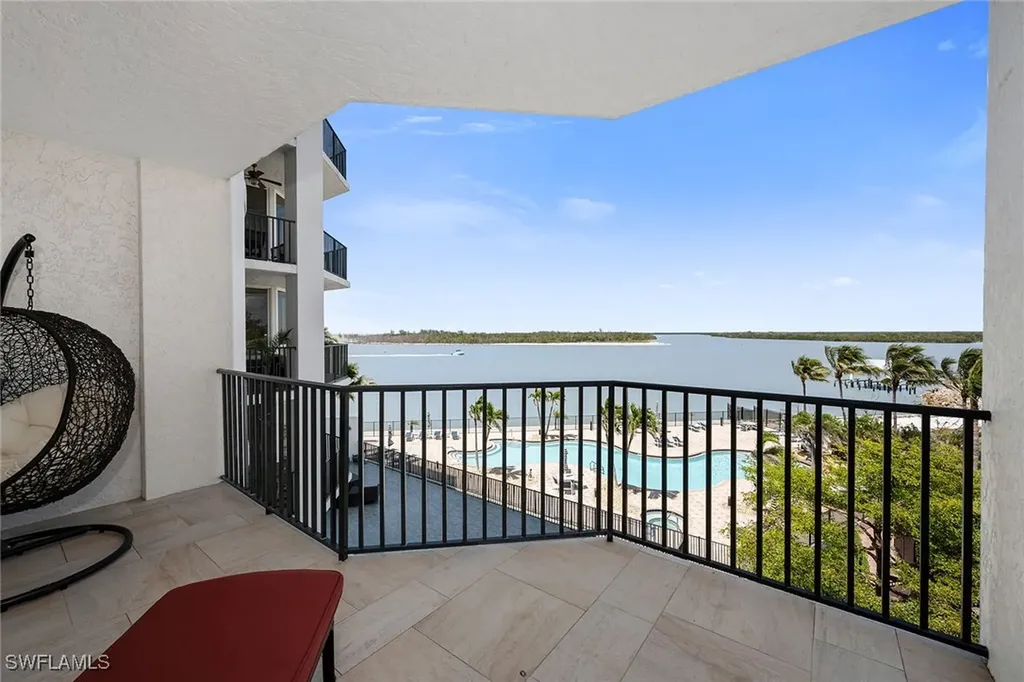 700 La Peninsula Boulevard Naples FL 34113