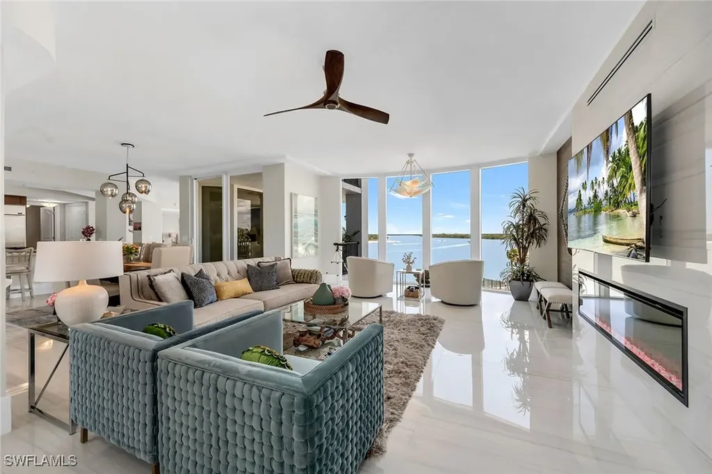 700 La Peninsula Boulevard Naples FL 34113