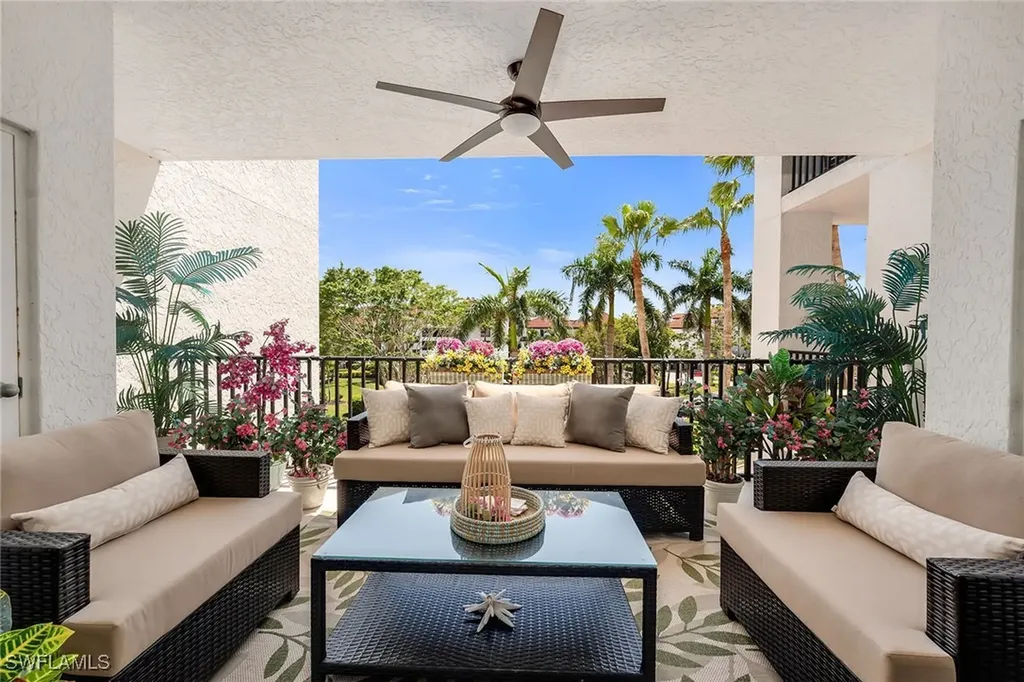 700 La Peninsula Boulevard Naples FL 34113