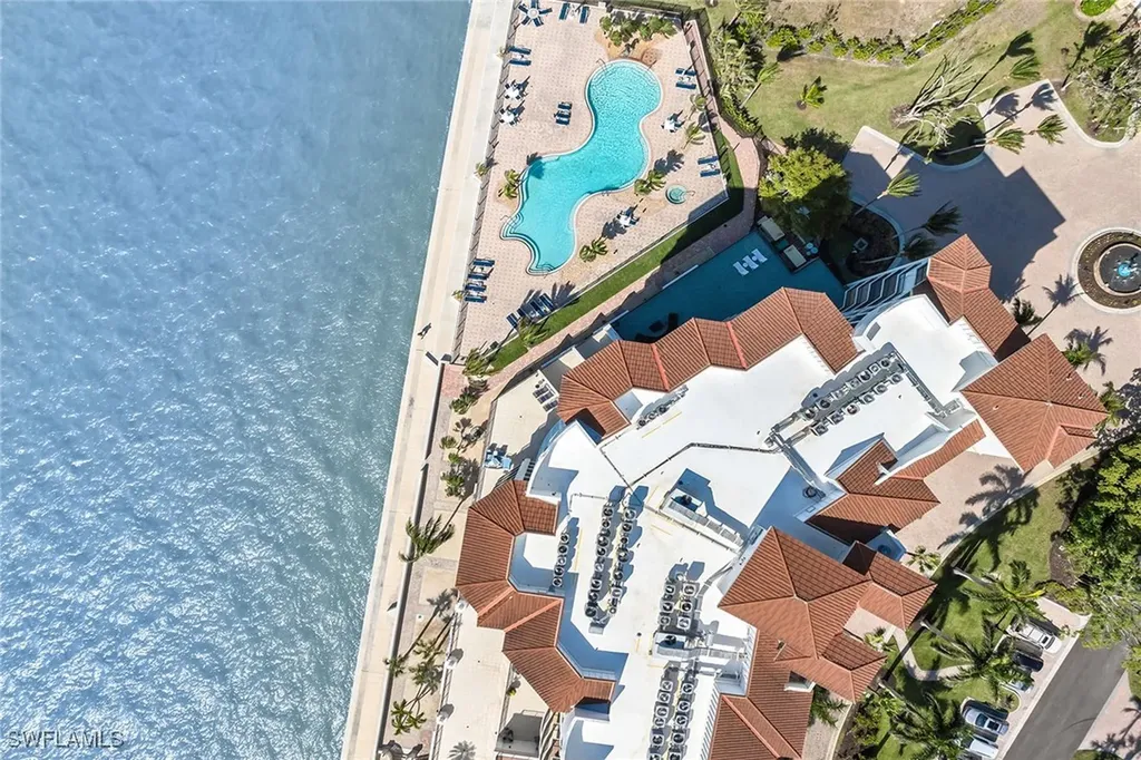 700 La Peninsula Boulevard Naples FL 34113