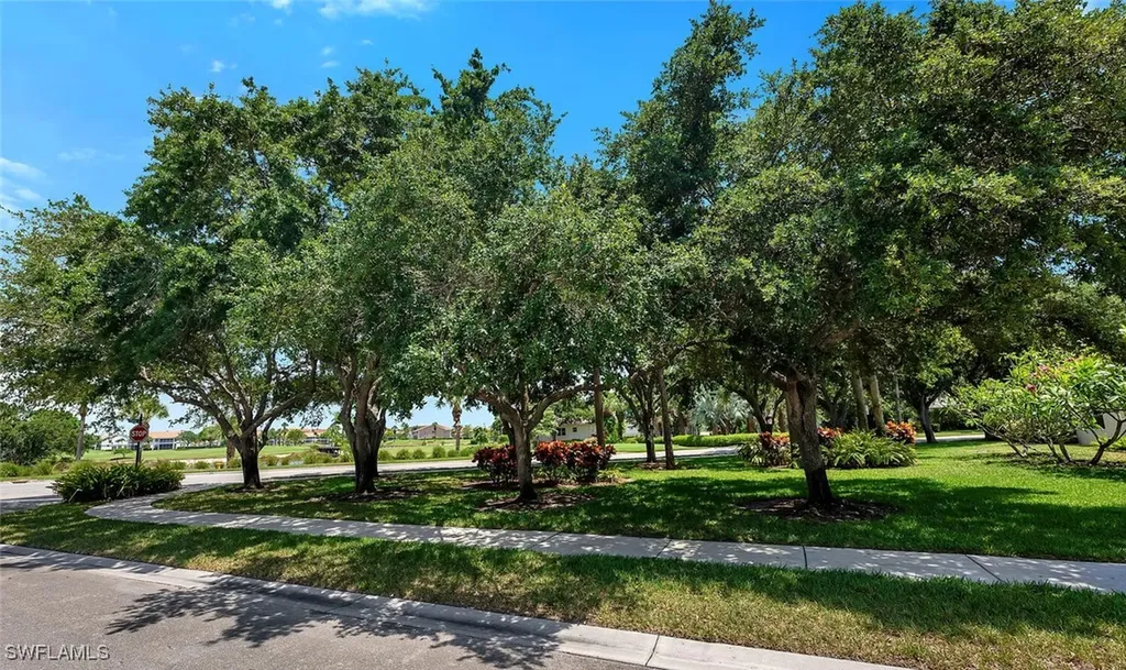 317 Harvard Lane Naples FL 34104