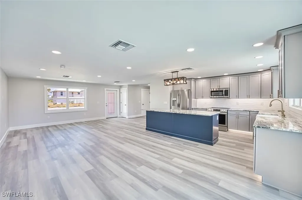 446 Lake Murex Circle Sanibel FL 33957