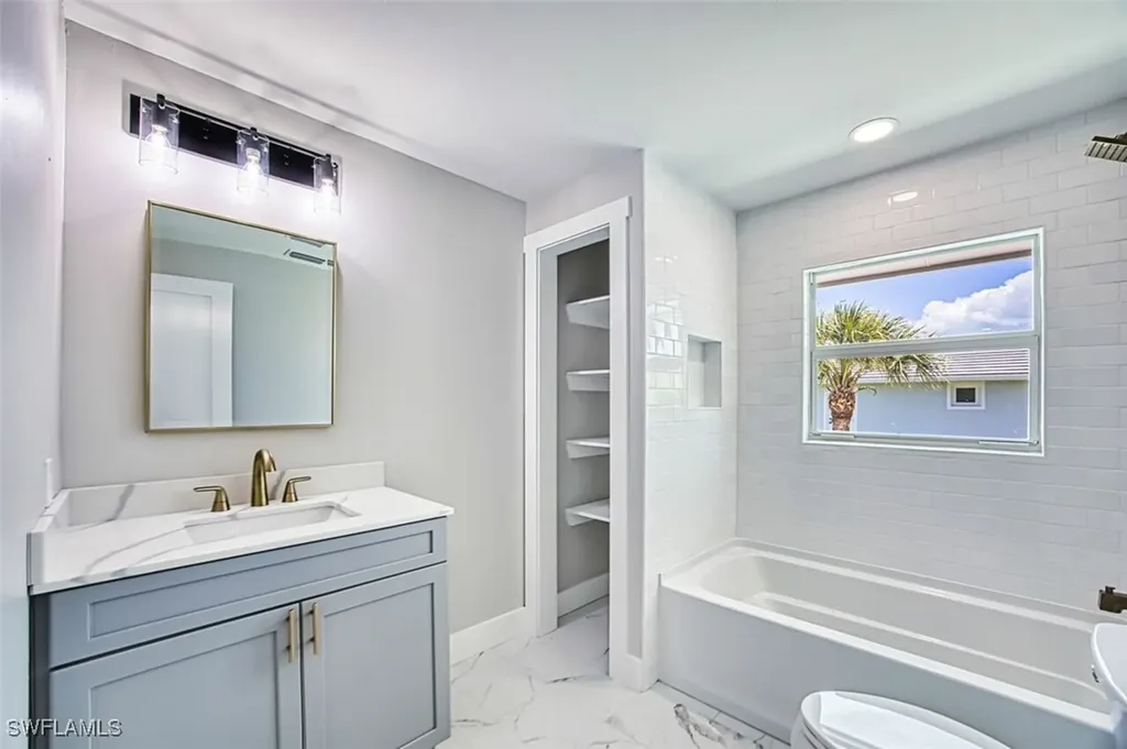 446 Lake Murex Circle Sanibel FL 33957