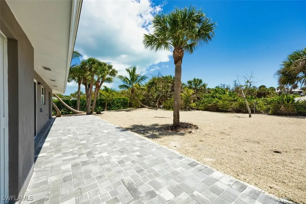 446 Lake Murex Circle Sanibel FL 33957