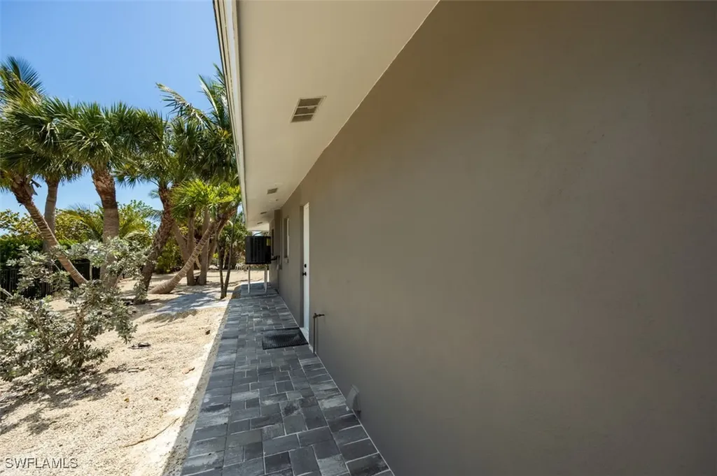 446 Lake Murex Circle Sanibel FL 33957