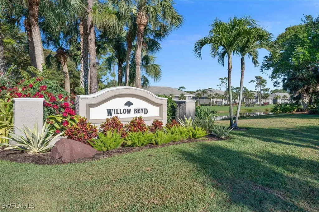 1980 Willow Bend Circle Naples FL 34109