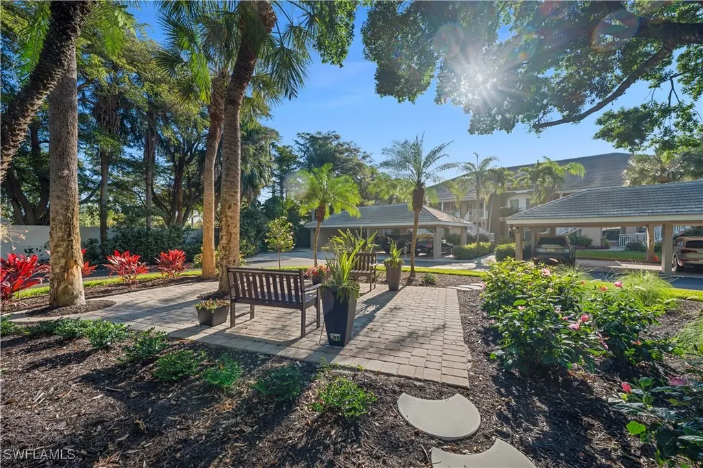 1980 Willow Bend Circle Naples FL 34109