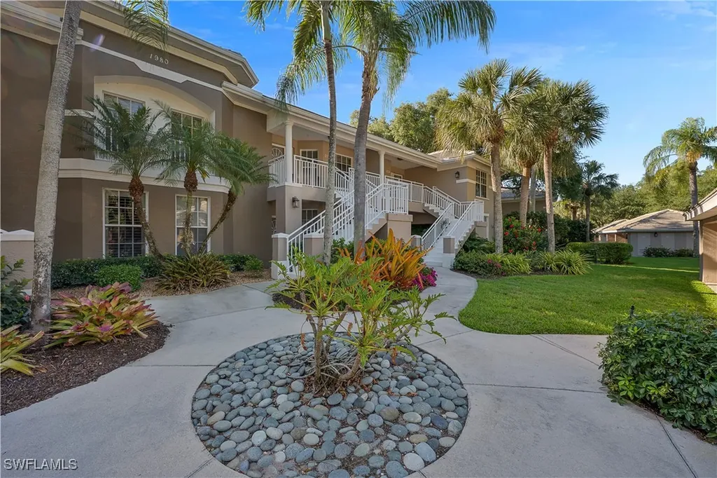 1980 Willow Bend Circle Naples FL 34109