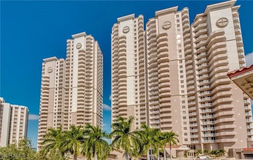 Fort Myers FL, 2104 W 1st Street, Unit 1002