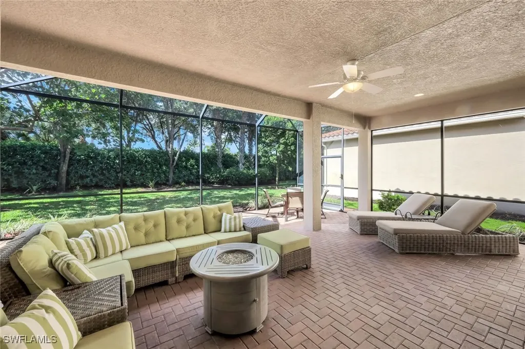 3267 Pacific Drive Naples FL 34119