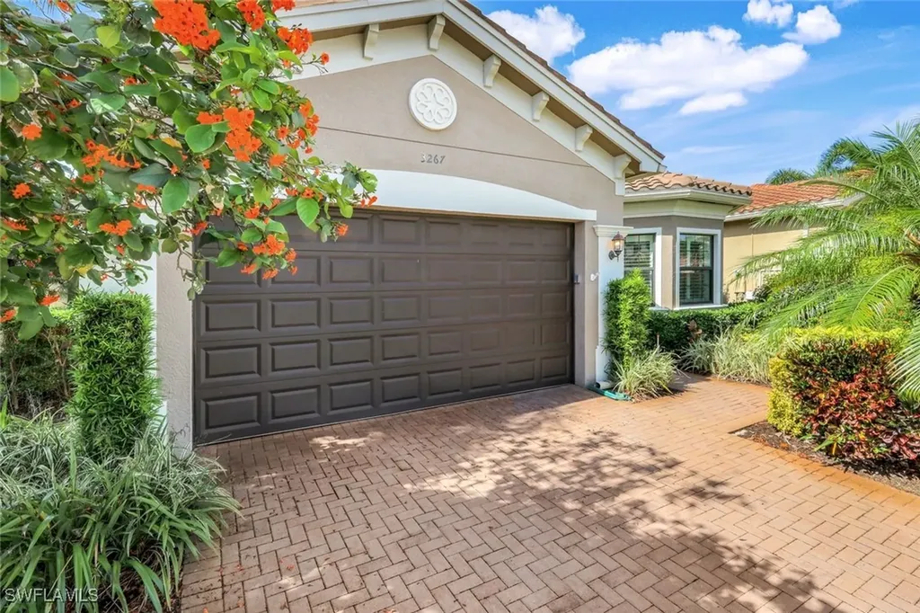 3267 Pacific Drive Naples FL 34119