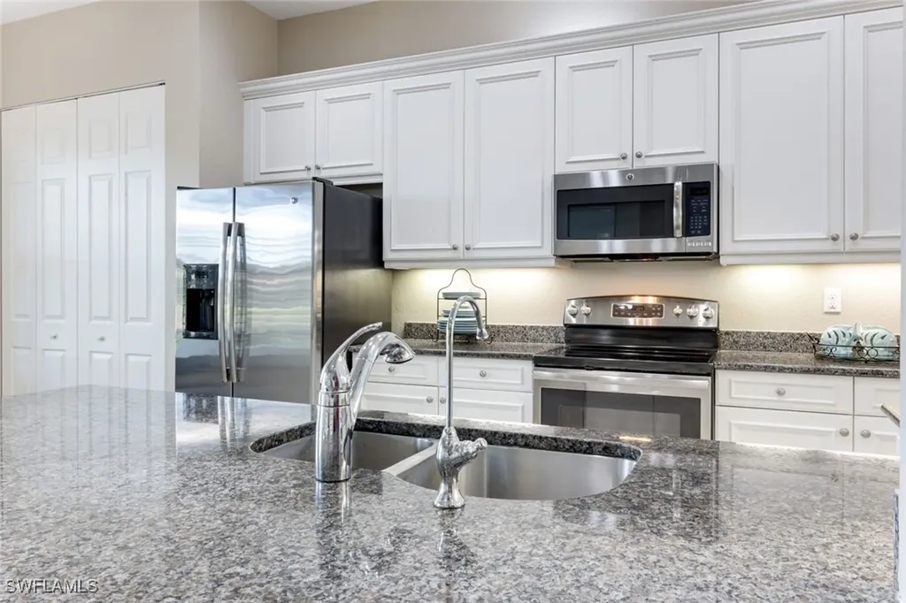 3224 Pacific Drive Naples FL 34119