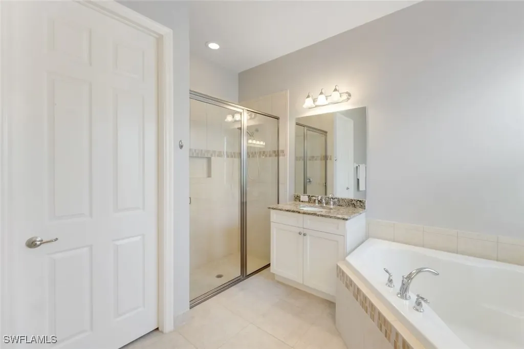 3224 Pacific Drive Naples FL 34119