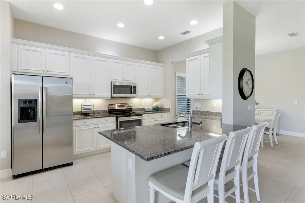 3224 Pacific Drive Naples FL 34119