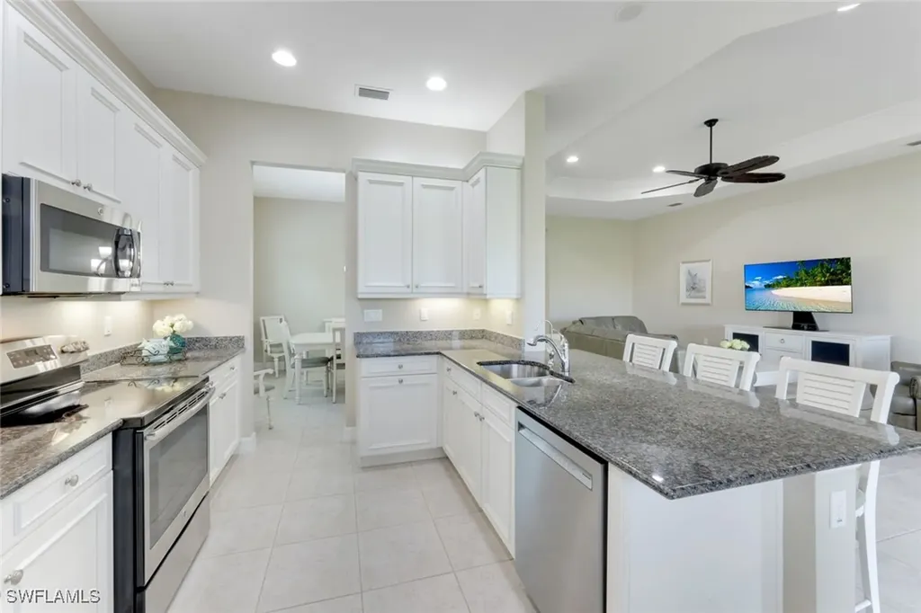 3224 Pacific Drive Naples FL 34119