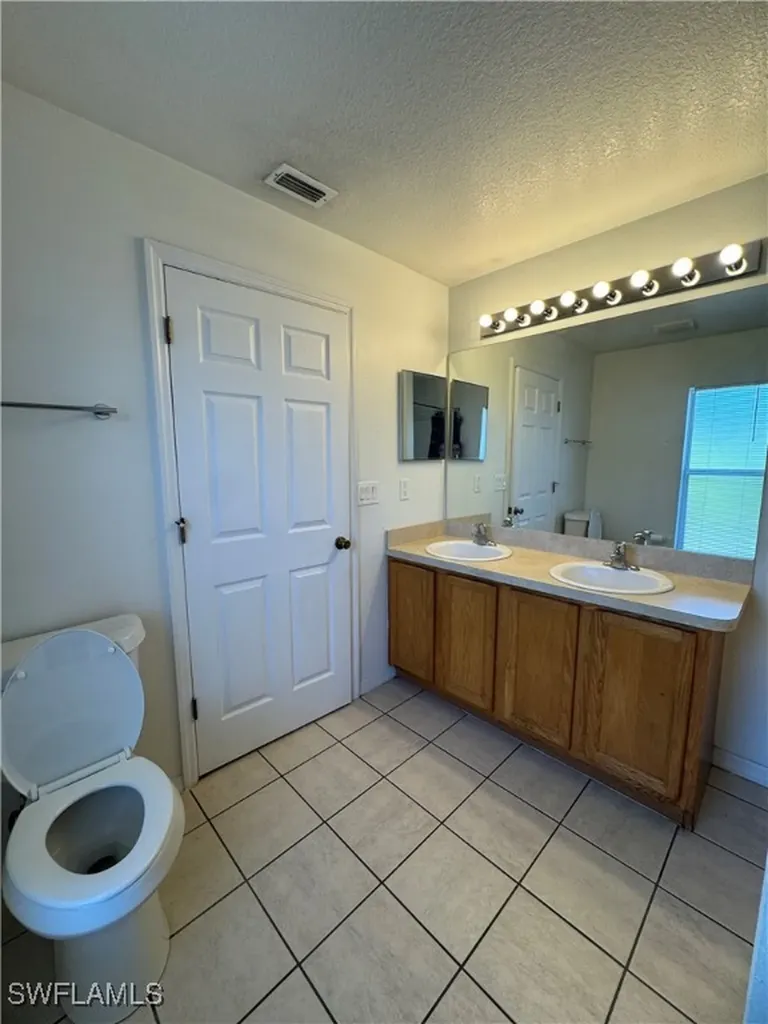 2812 62nd Street W Lehigh Acres FL 33971