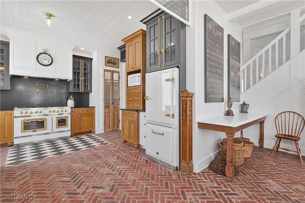 8241 Main Street Bokeelia FL 33922