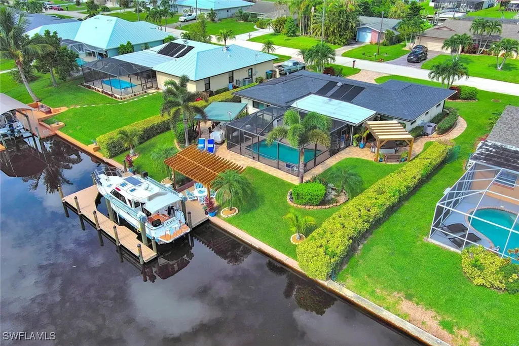 5235 Wisteria Court Cape Coral FL 33904