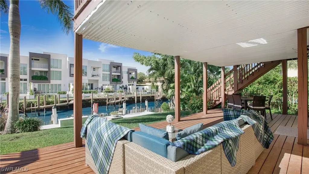 1560 Blue Point Avenue Naples FL 34102
