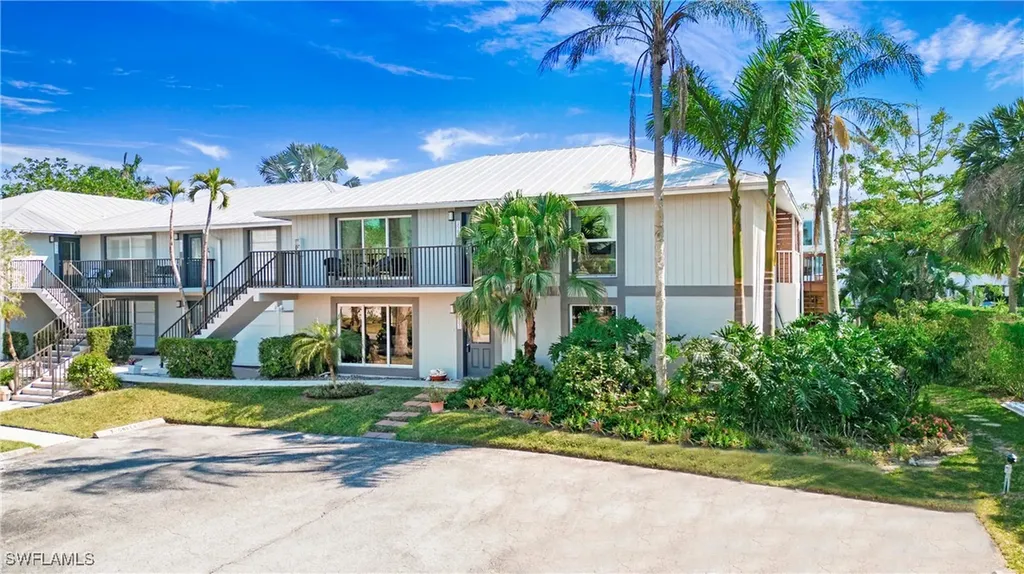 1560 Blue Point Avenue Naples FL 34102