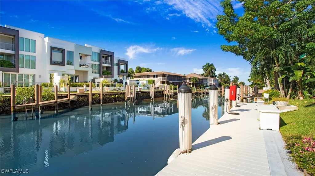 1560 Blue Point Avenue Naples FL 34102