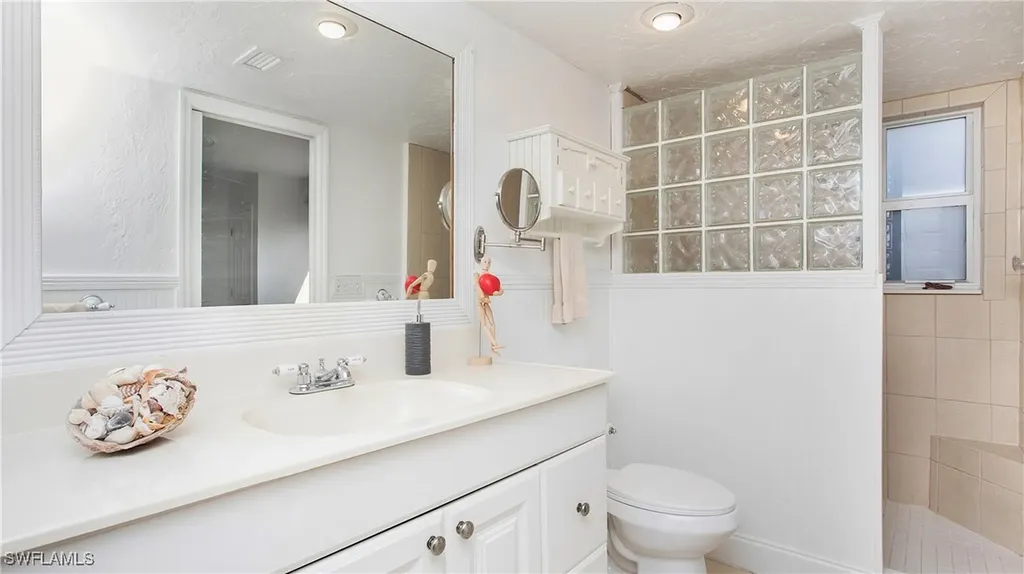 1560 Blue Point Avenue Naples FL 34102