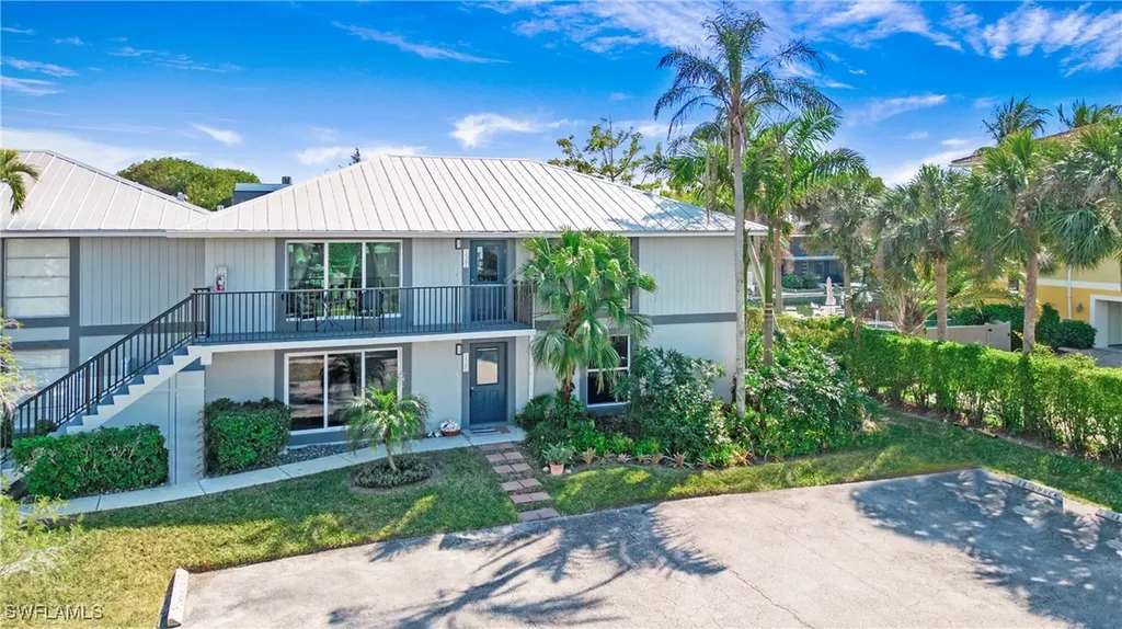 1560 Blue Point Avenue Naples FL 34102