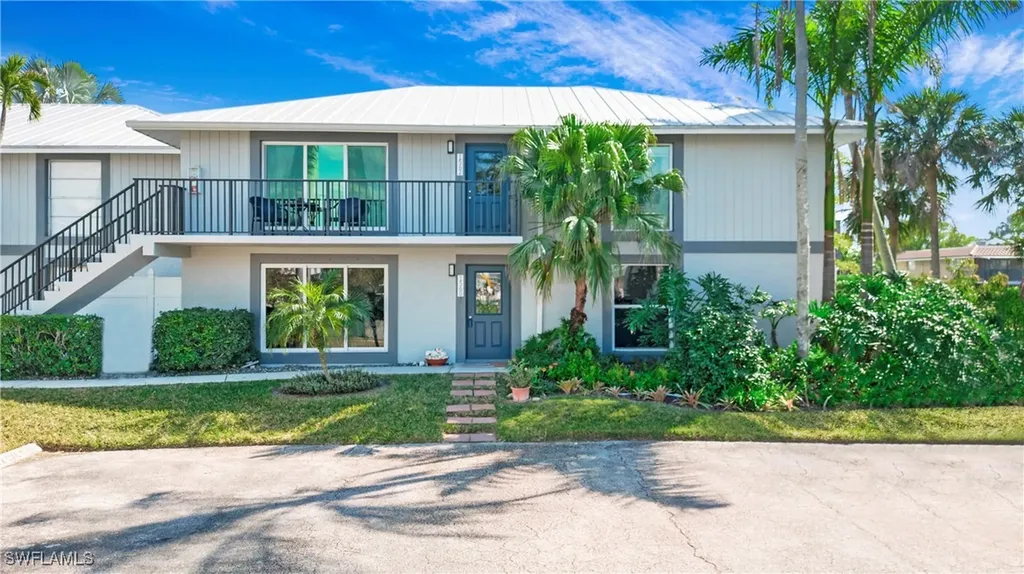 1560 Blue Point Avenue Naples FL 34102